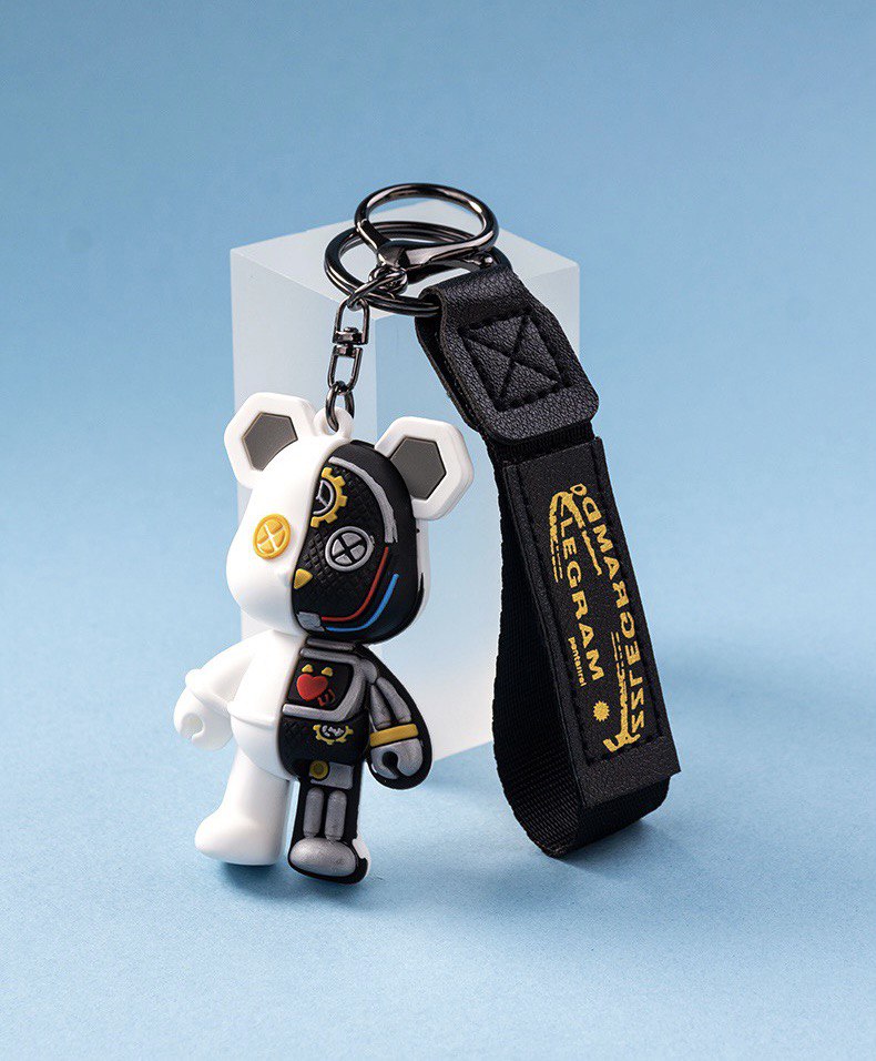 Keychain bear black and white