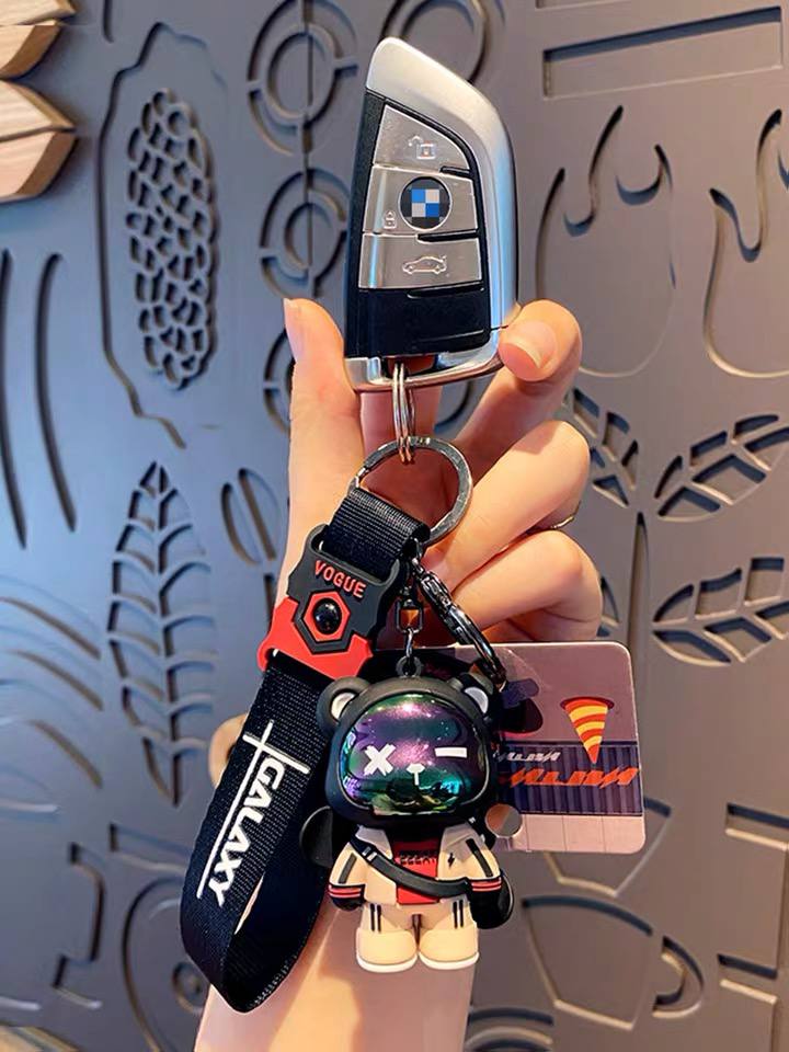 Keychain cool bear with skateboard