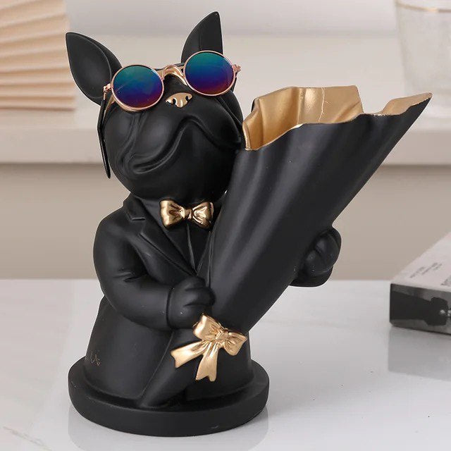 La statue est dans les bureaux de la ville. Figurine France Bouldogue pour l'intérieur