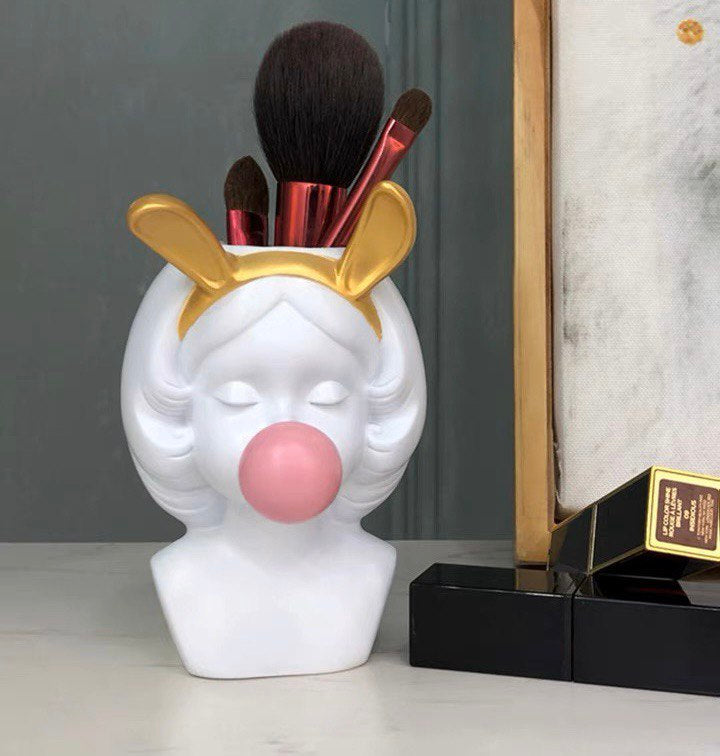 Flower vase girl white with gum 11.5 cm