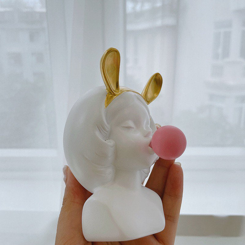 Flower vase girl white with gum 11.5 cm