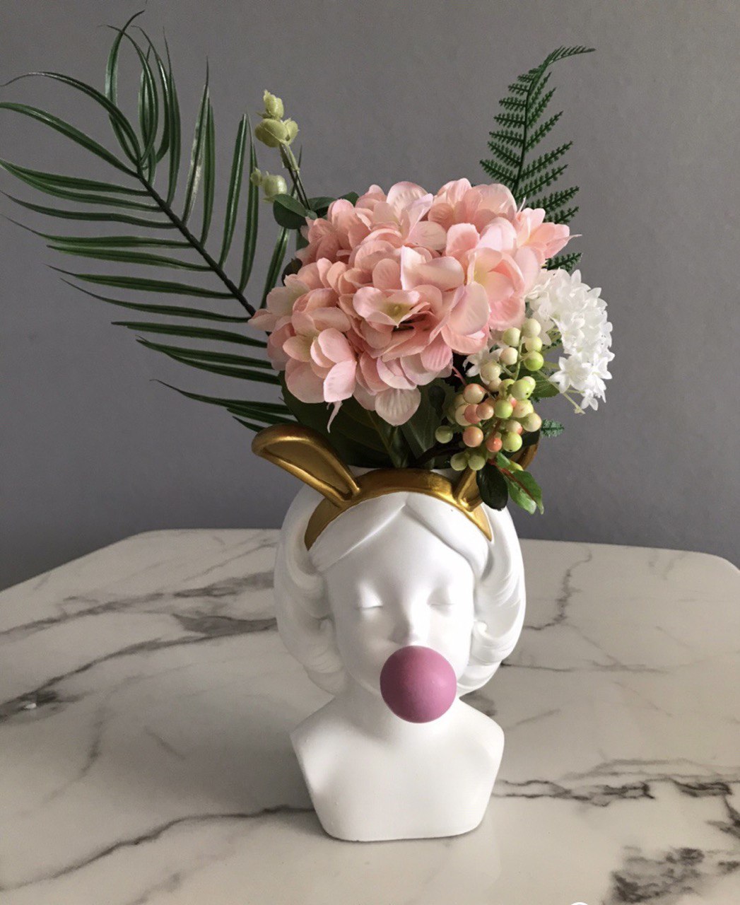 Flower vase girl white with gum 18.5 cm