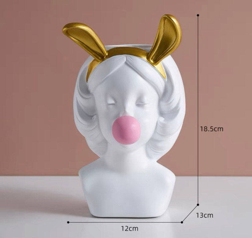 Flower vase girl white with gum 18.5 cm