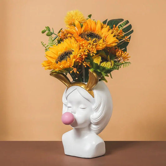 Flower vase girl white with gum 24 cm
