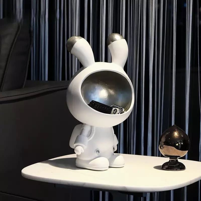 Figurine rabbit astronaut silver