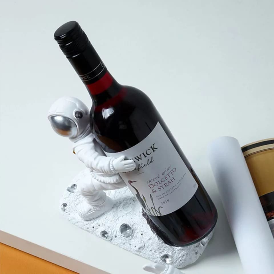 Підставка для пляшки космонавт срібний. Style de vin
