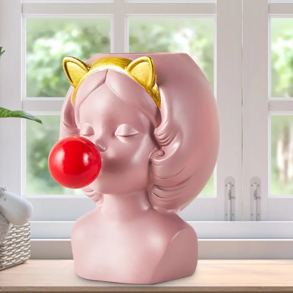 Vase pink girl with chewing gum 22 cm