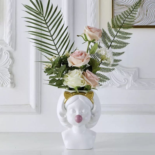 Vase white girl with chewing gum 22 cm
