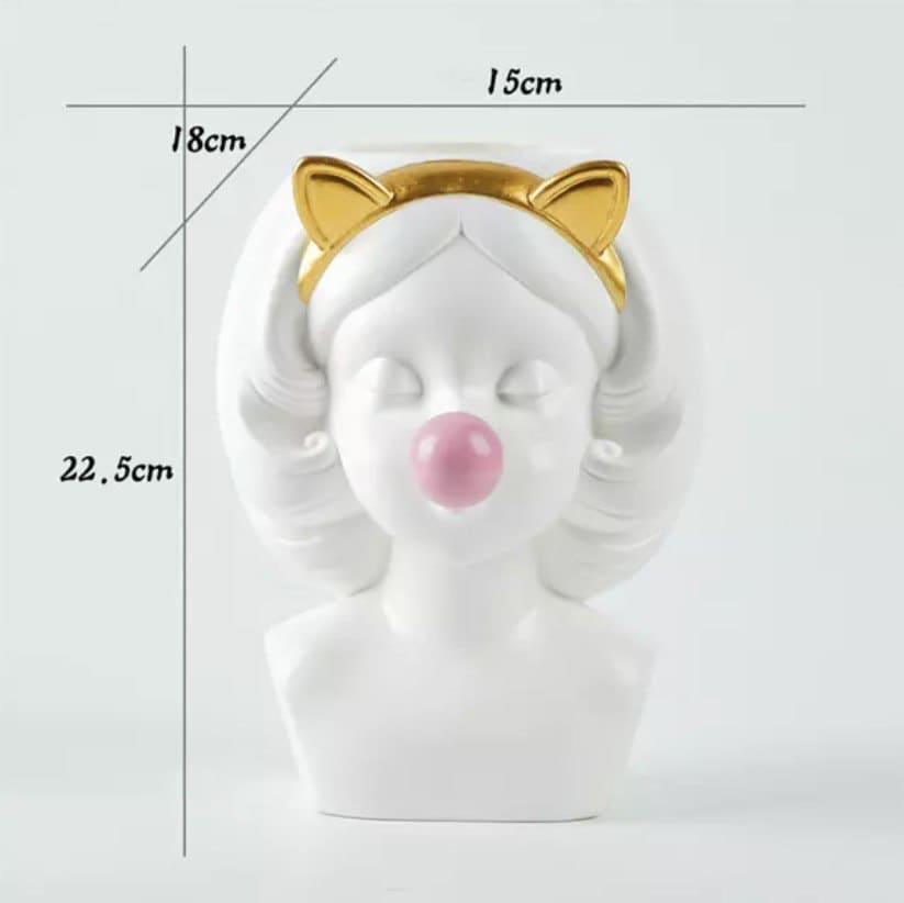 Vase white girl with chewing gum 22 cm