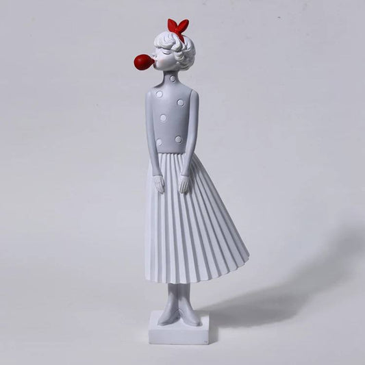 Figurine girl with chewing gum black and white