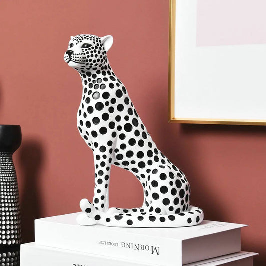 Leopard figurine black and white