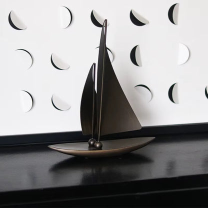 Modern Metal Sailboat Statue - Minimalist Bronze Nautical Sculpture for Home Office Desk, Bookshelf & Living Room Coastal Deco