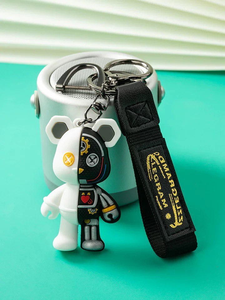 Keychain bear black and white