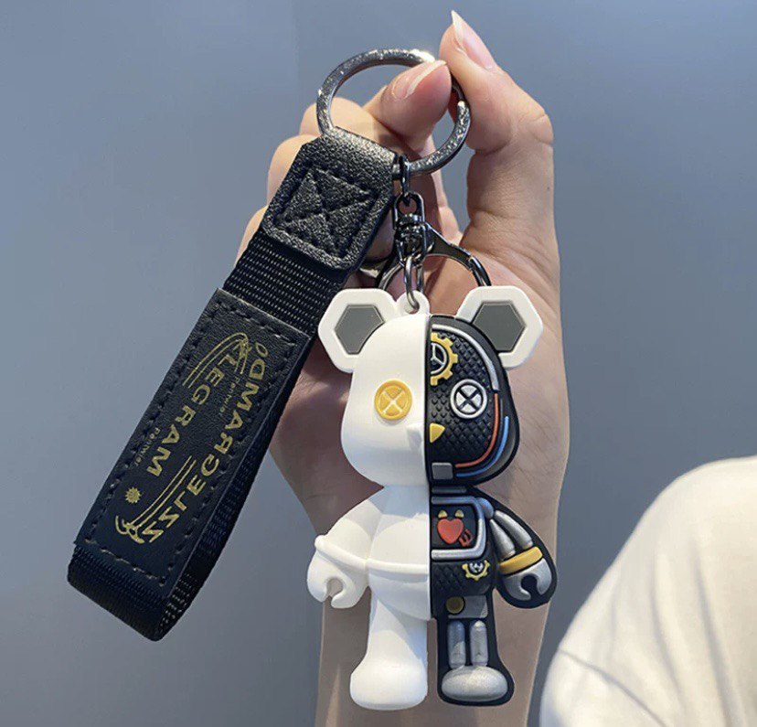 Keychain bear black and white