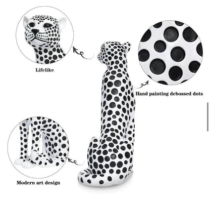 Leopard figurine black and white