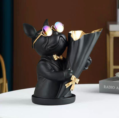 La statue est dans les bureaux de la ville. Figurine France Bouldogue pour l'intérieur