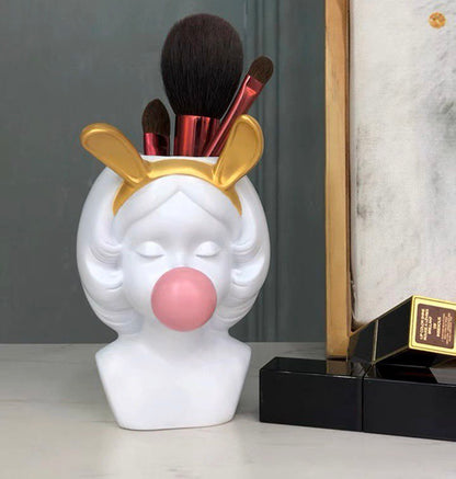Flower vase girl white with gum 11.5 cm