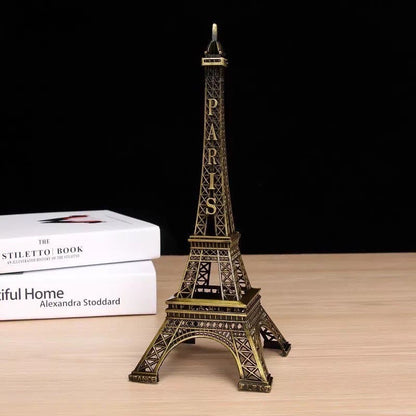 La statue à miroir mesure 32 cm. Figurine décorative pour l'intérieur de Paris