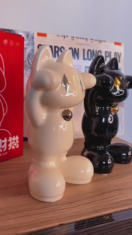 Glossy Fortune Cat, Black