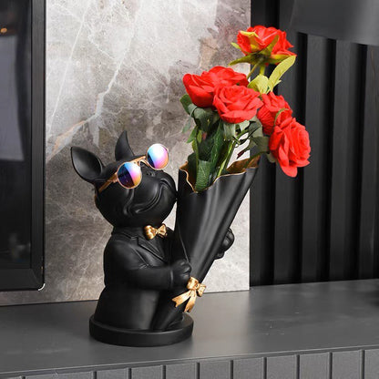 La statue est dans les bureaux de la ville. Figurine France Bouldogue pour l'intérieur
