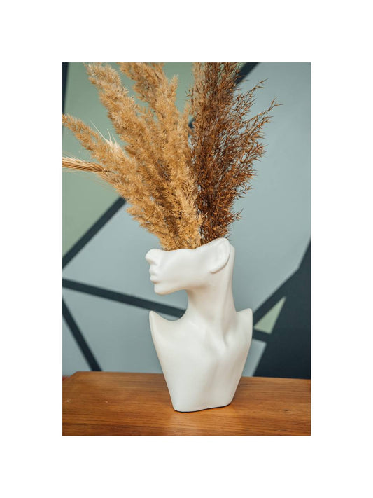 Vase white girl